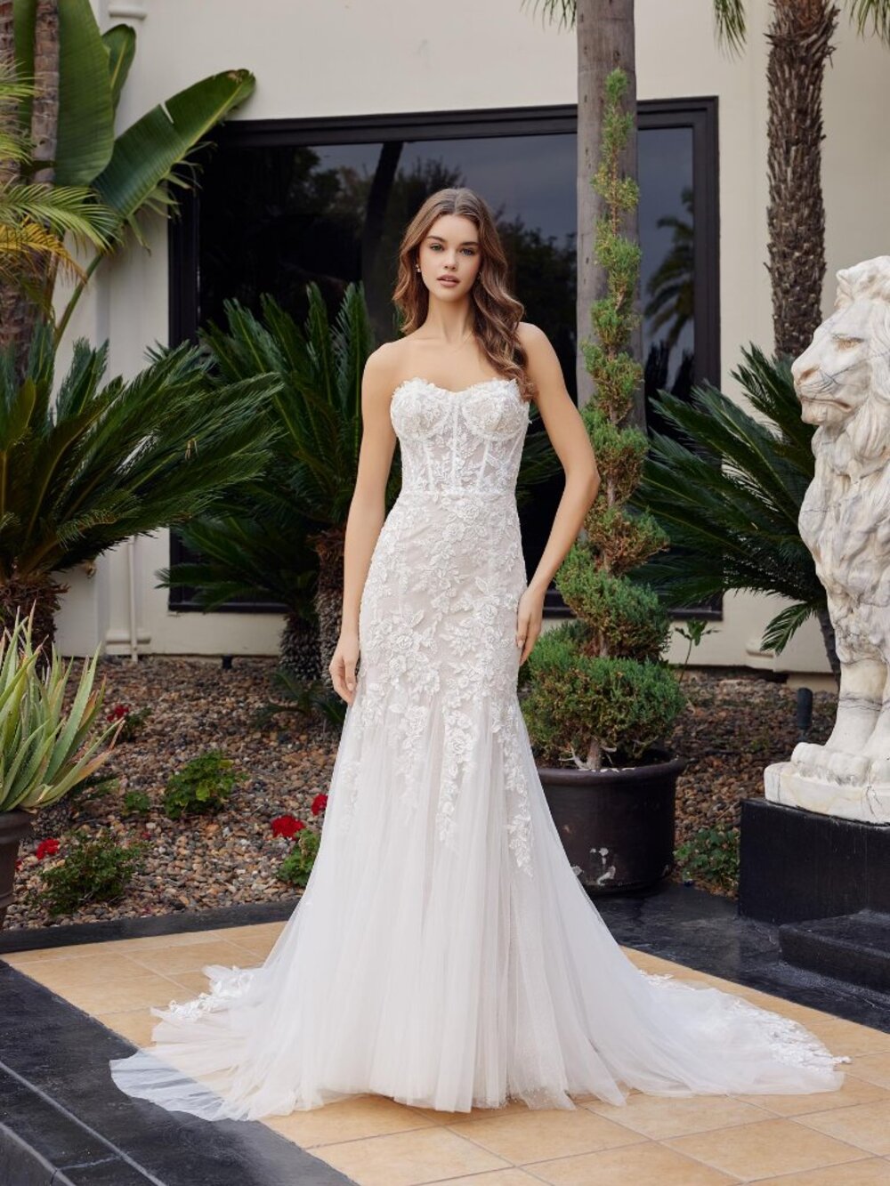 New Sophisticated White & Nude Wedding Gown w/ Floral Lace Motif NX JE1061L